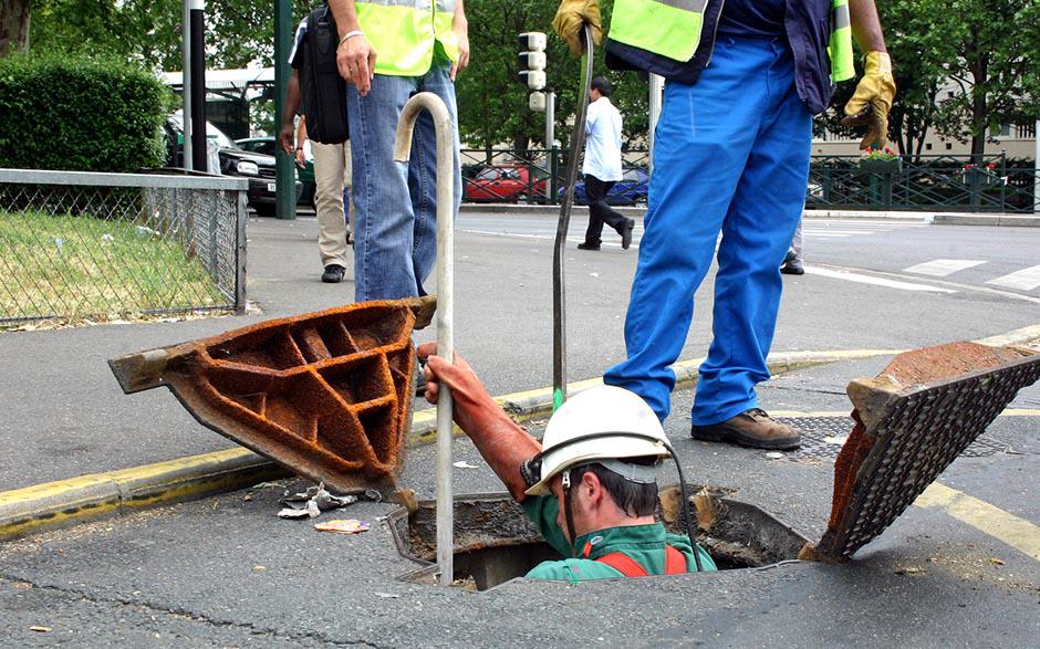 comment déboucher une canalisation Évry